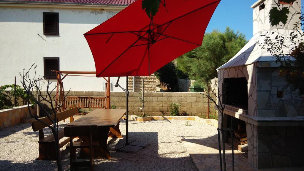 Apartments Leon Ražanac Екстериор снимка