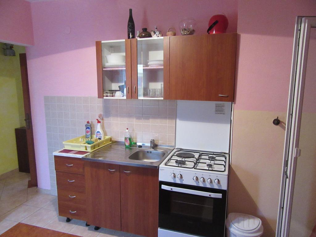 Apartments Leon Ražanac Екстериор снимка