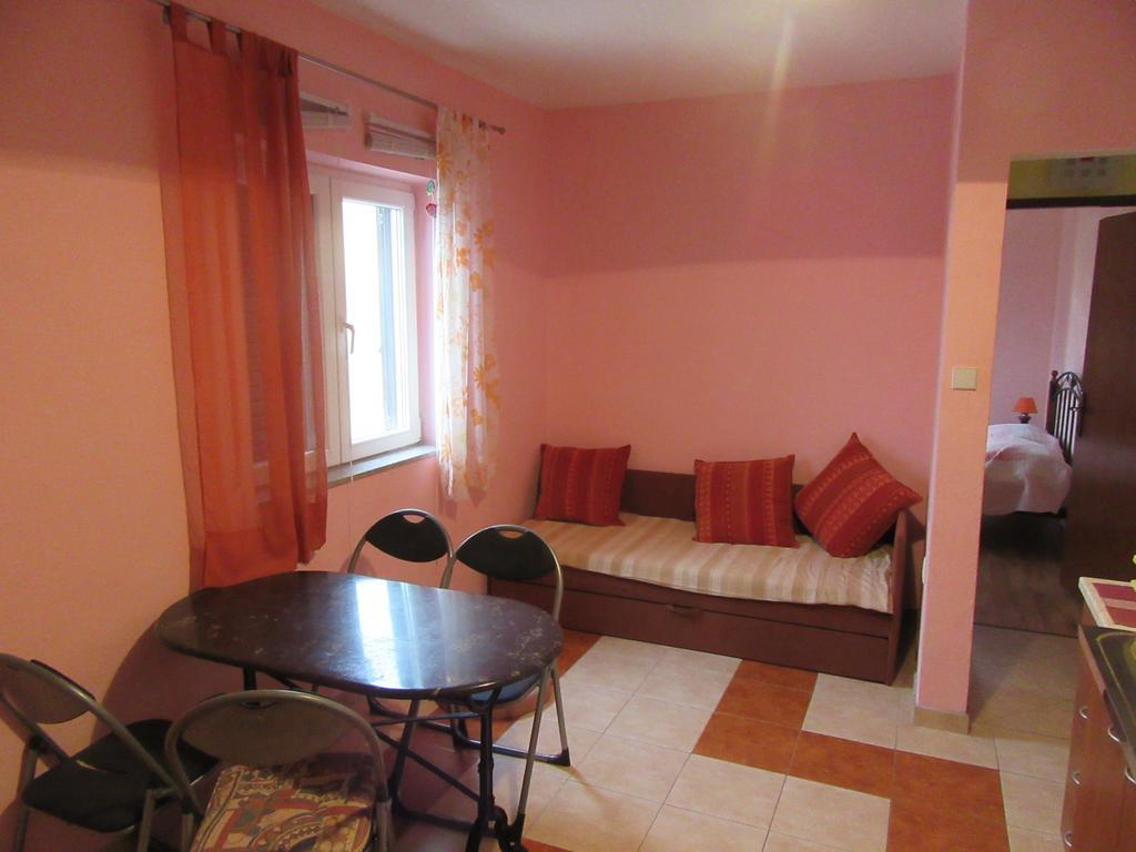 Apartments Leon Ražanac Екстериор снимка