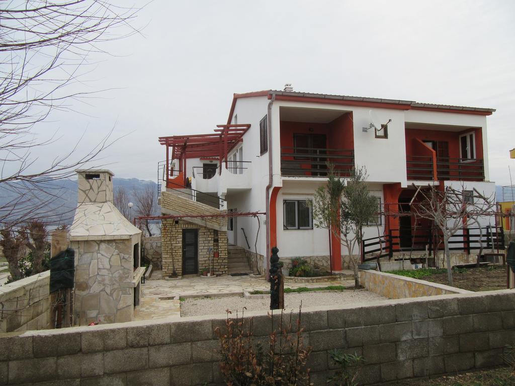 Apartments Leon Ražanac Екстериор снимка