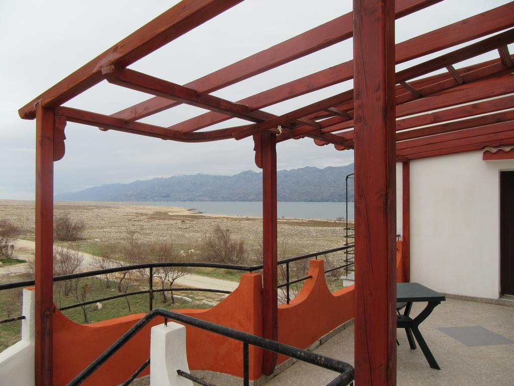Apartments Leon Ražanac Екстериор снимка