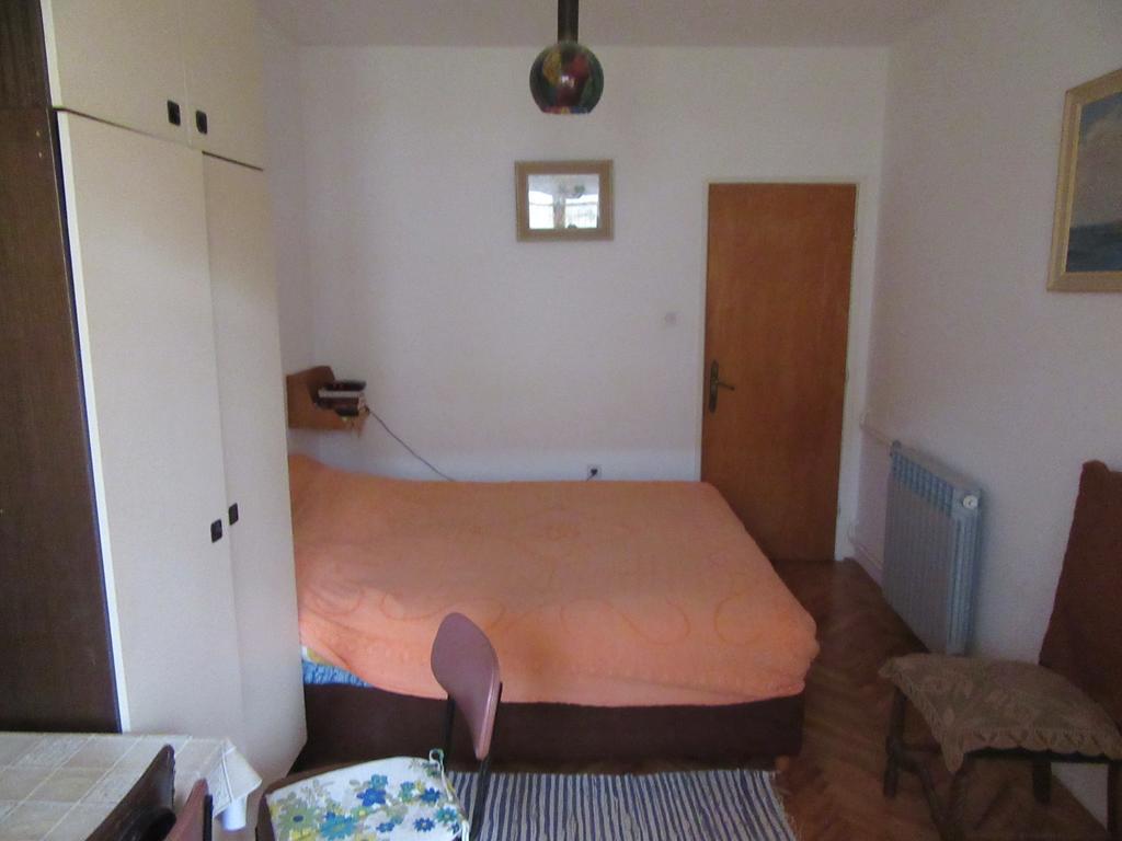 Apartments Leon Ražanac Екстериор снимка