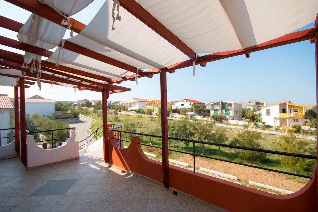 Apartments Leon Ražanac Екстериор снимка