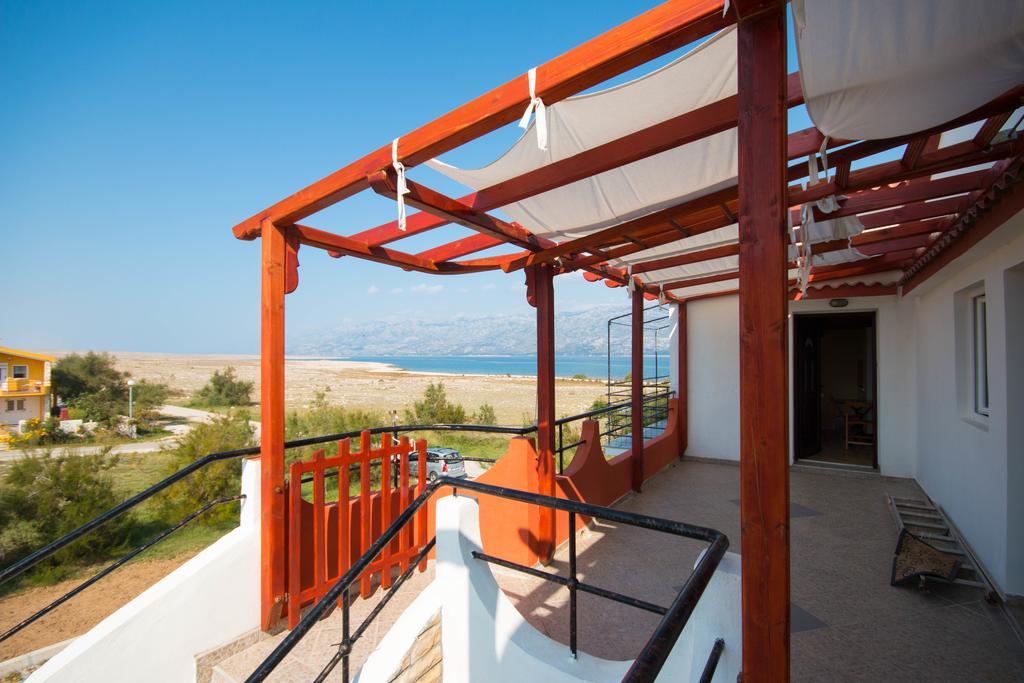 Apartments Leon Ražanac Екстериор снимка