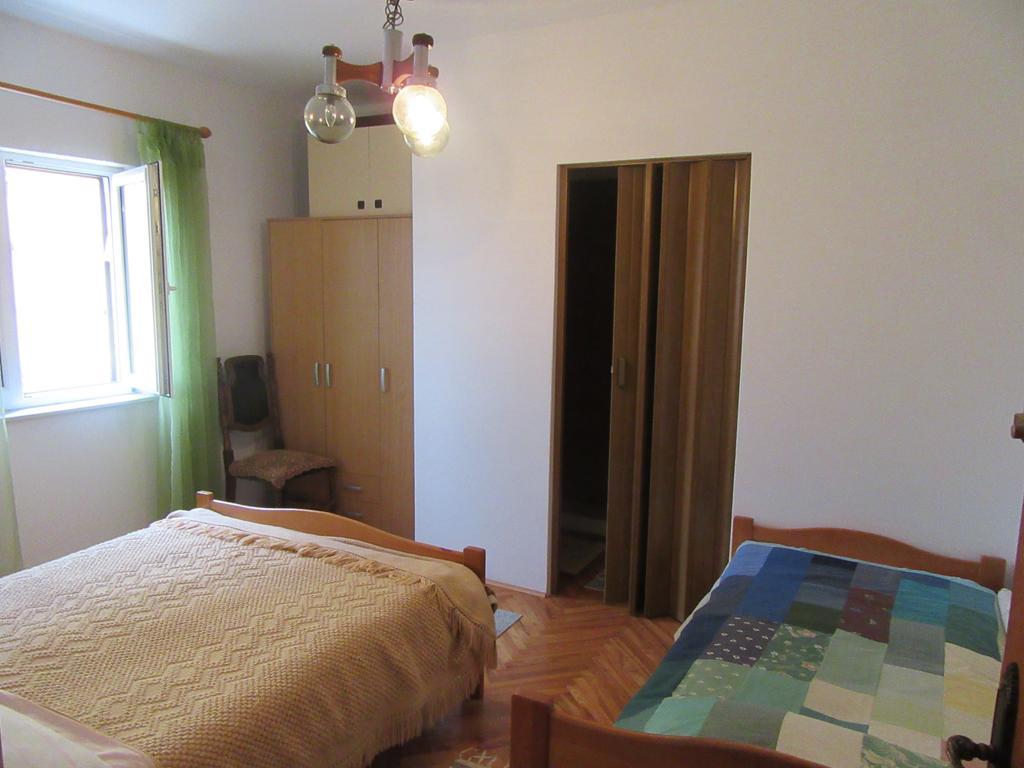 Apartments Leon Ražanac Екстериор снимка