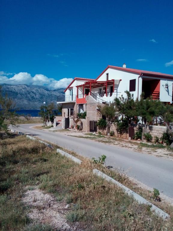 Apartments Leon Ražanac Екстериор снимка