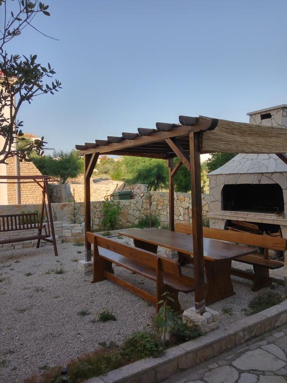 Apartments Leon Ražanac Екстериор снимка