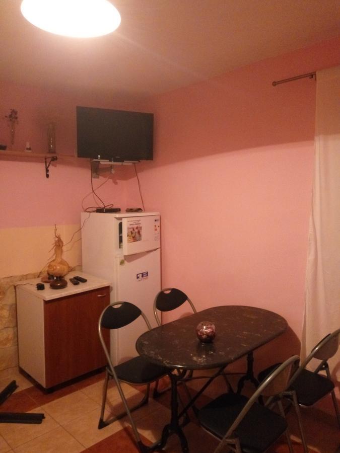 Apartments Leon Ražanac Екстериор снимка