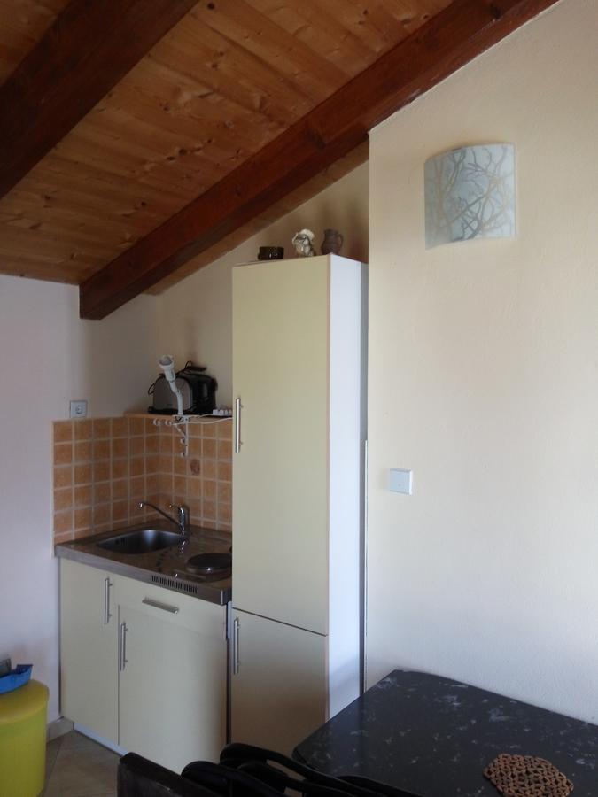 Apartments Leon Ražanac Екстериор снимка