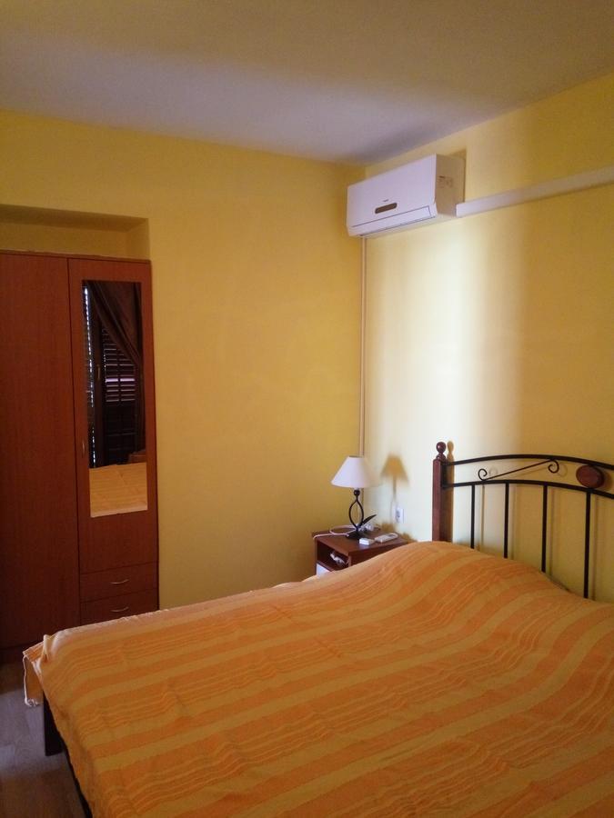 Apartments Leon Ražanac Екстериор снимка