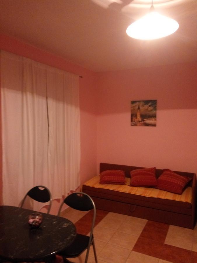Apartments Leon Ražanac Екстериор снимка